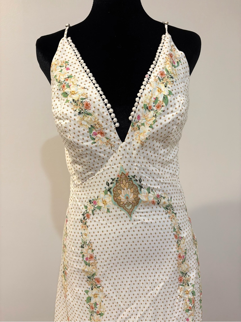 Farm Rio Long Floral Maxi Dress Size M Strappy V Neck White/Yellow - Picture 2 of 14